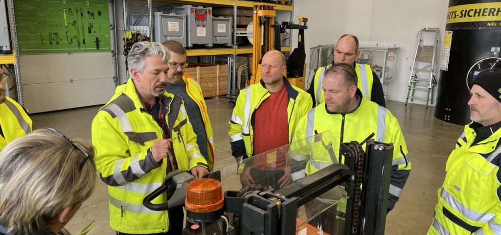 UNFÄLLE VERMEIDEN – SICHERE ARBEITSMITTEL EINSETZEN